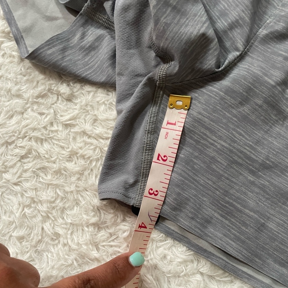Lululemon men’s Gray men’s Shorts - Picture 11 of 11